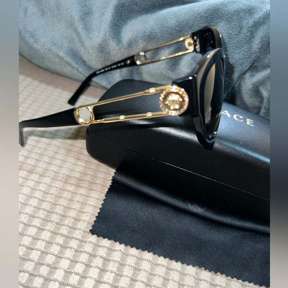 Versace Black Cat-Eye Sunglasses - Picture 5 of 9